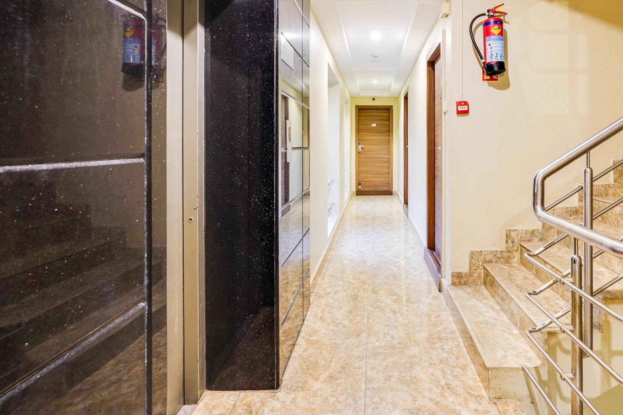 Super Townhouse Oak Kodambakkam Formerly Cine City Chennai Esterno foto