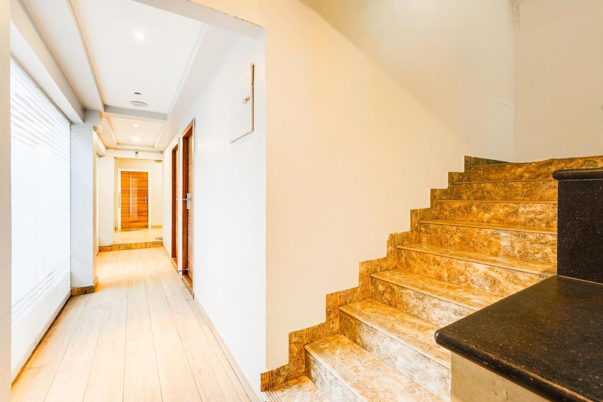 Super Townhouse Oak Kodambakkam Formerly Cine City Chennai Esterno foto