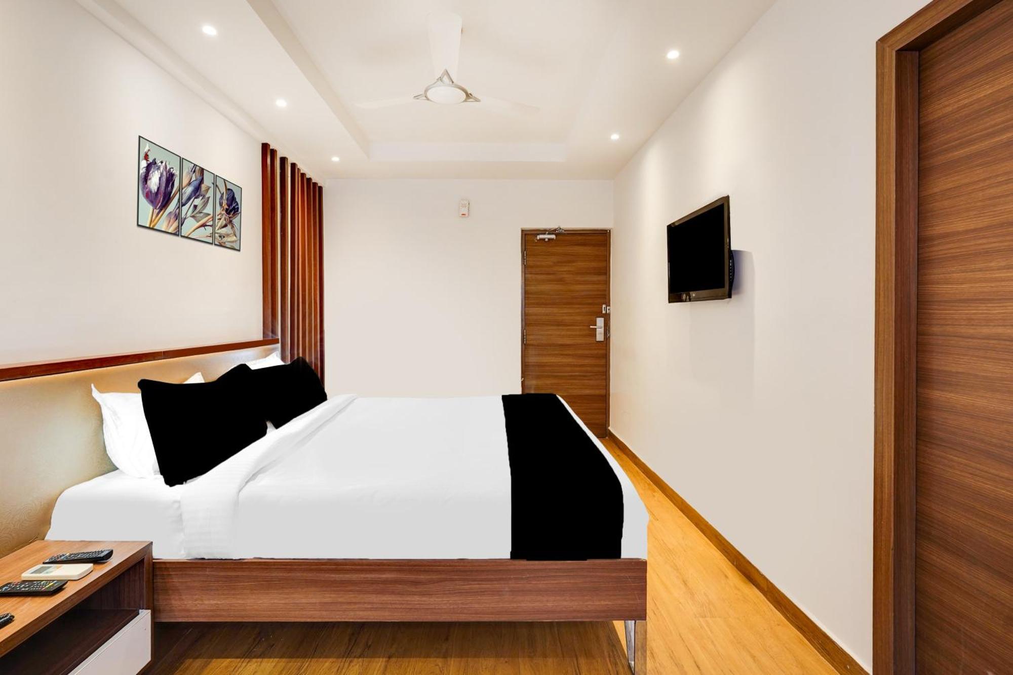 Super Townhouse Oak Kodambakkam Formerly Cine City Chennai Esterno foto