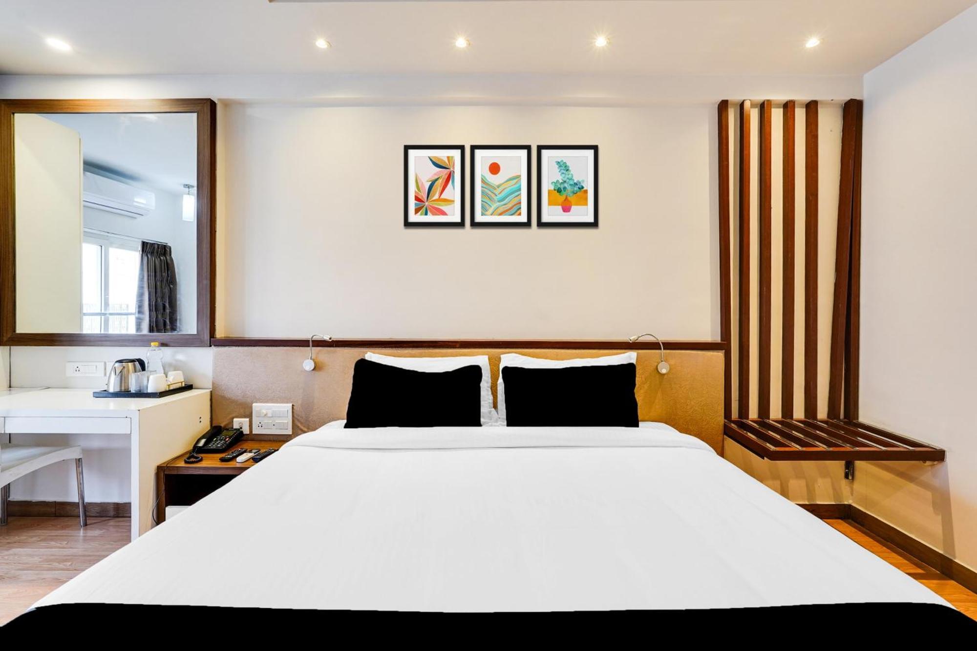 Super Townhouse Oak Kodambakkam Formerly Cine City Chennai Esterno foto