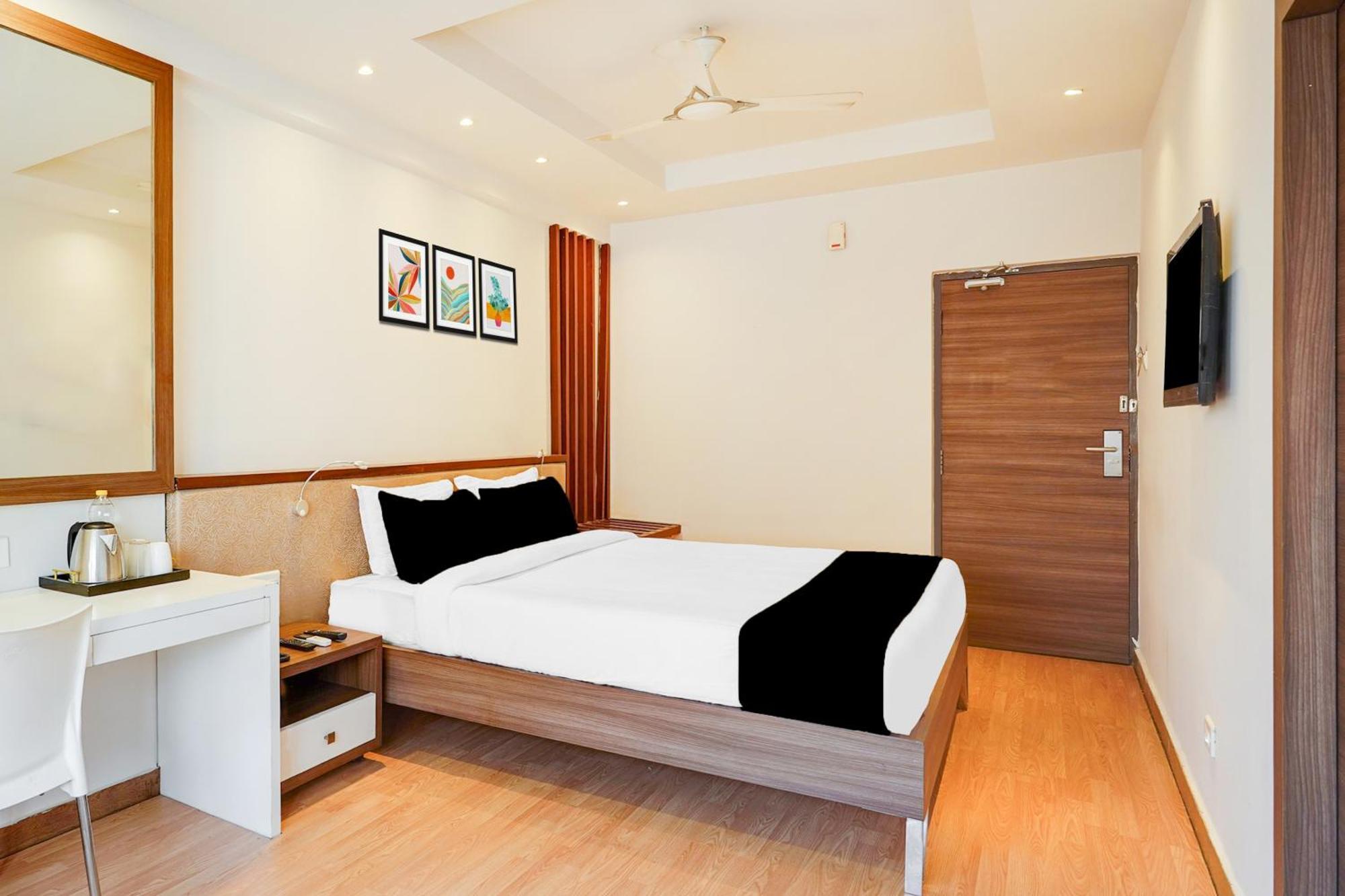 Super Townhouse Oak Kodambakkam Formerly Cine City Chennai Esterno foto